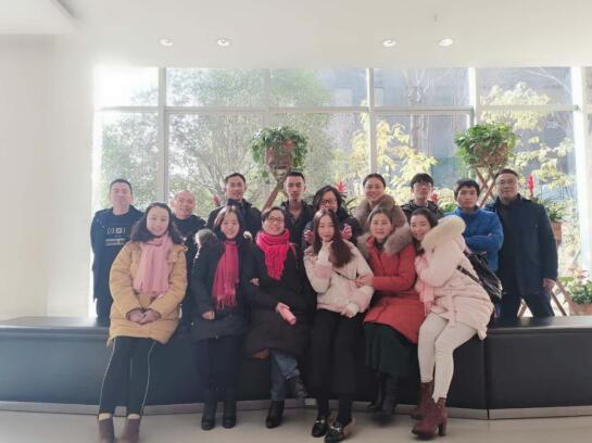 學(xué)海無涯苦作舟，踏浪無痕勇往前